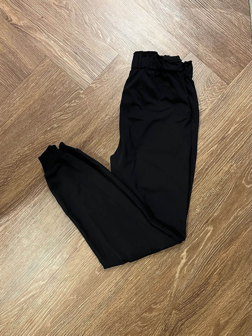 Lululemon Mid Rise Jogger Stretch Ruched Waistband Size 4